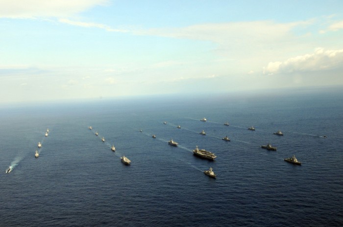 Tàu chiến Mỹ - Nhật phô diễn sức mạnh trên Thái Bình Dương trong diễn tập Keen Sword 2013